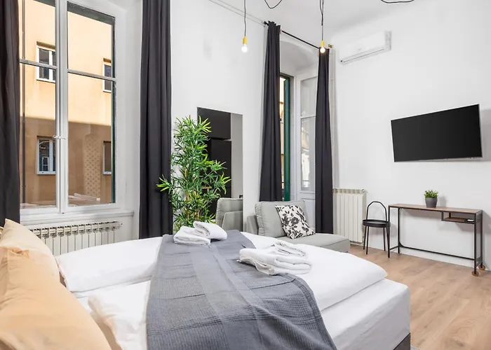 Molo Longo - Downtown Apartment *