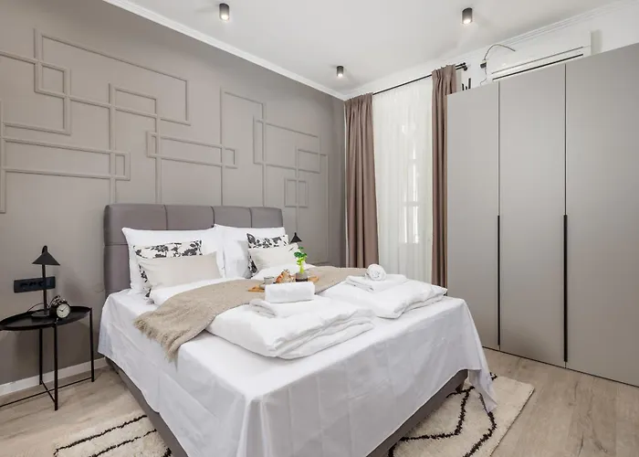 Molo Longo - Downtown Apartment *