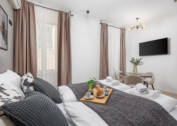 Molo Longo - Downtown Apartment *