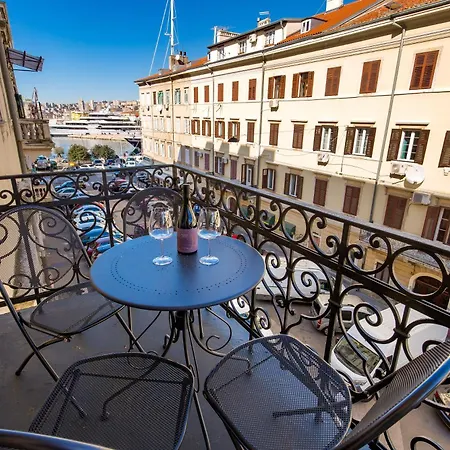 Molo Longo - Downtown * Rijeka