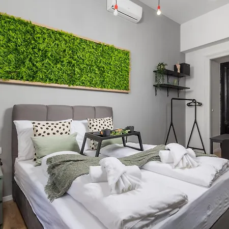 Molo Longo - Downtown