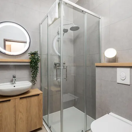 Molo Longo - Downtown