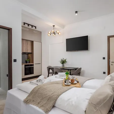 Molo Longo - Downtown