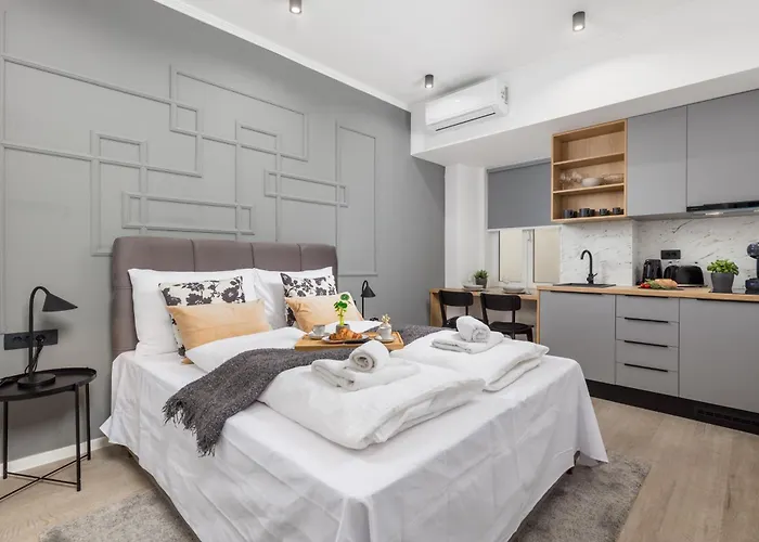 Molo Longo - Downtown *