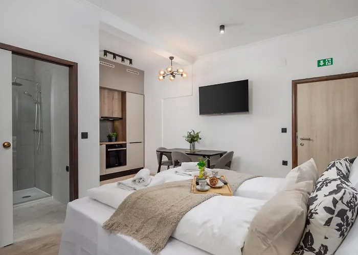 Molo Longo - Downtown