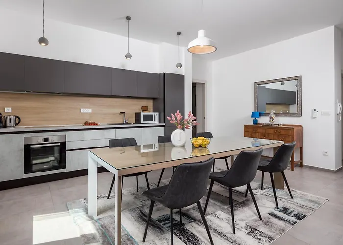 Molo Longo - Downtown Rijeka