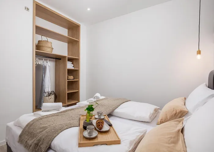 Molo Longo - Downtown *