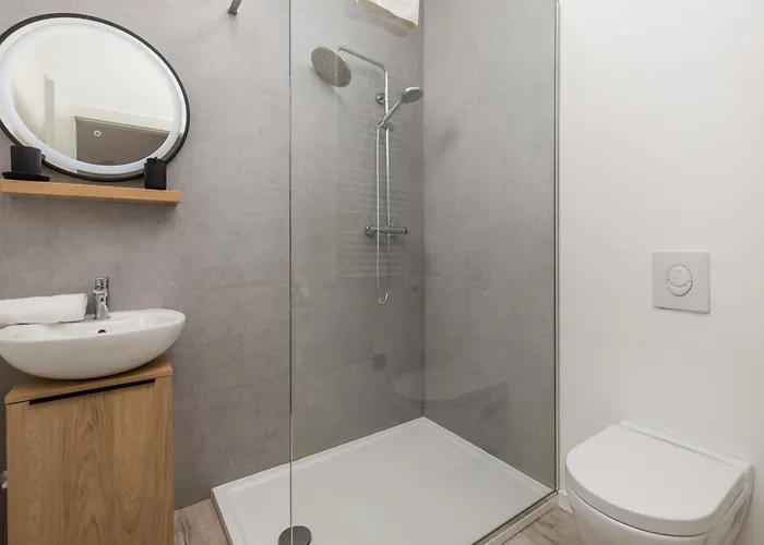 Molo Longo - Downtown